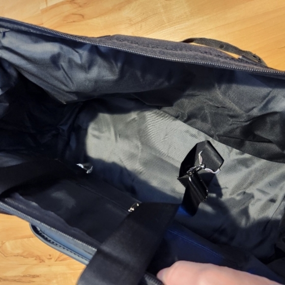 Guess bag - Picture 3 of 4